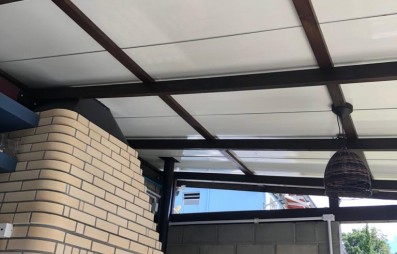 Mais que conforto: o papel do acabamento esttico da telha termoacstica Termovale em reas de lazer, gourmet e festas